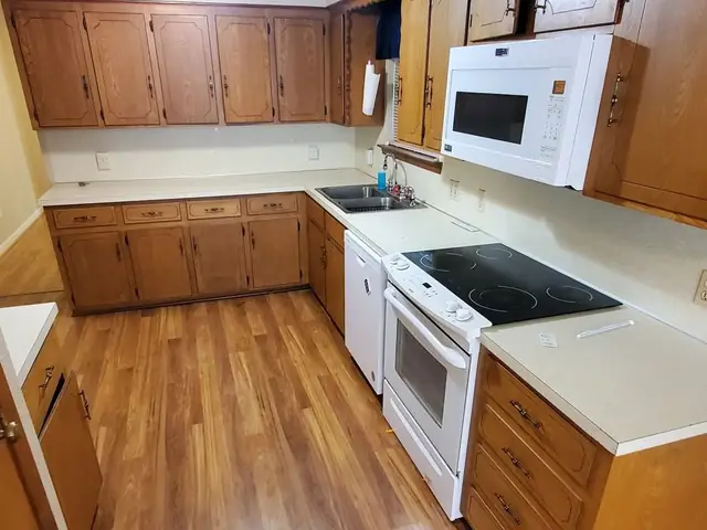 The same kitchen, cleared.